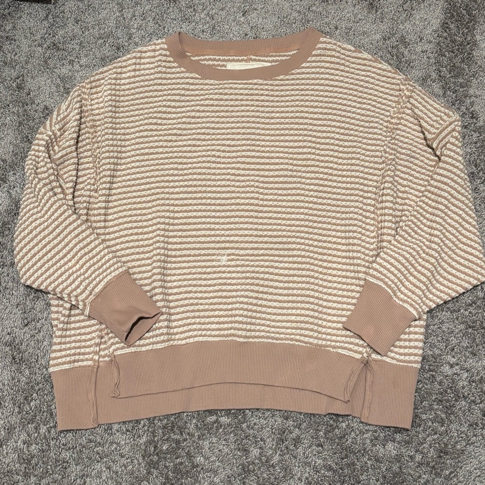 American Eagle Outfitters Beige and Cream Crewneck oversized Sweater